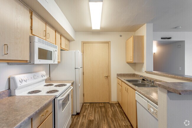 2BR, 2BA - 969 SF