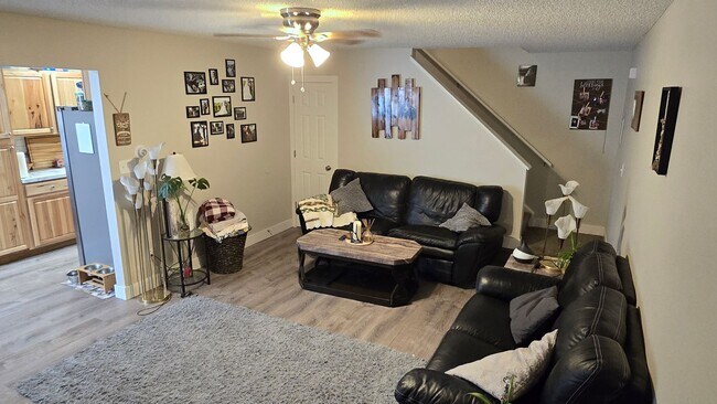 Photo - 2 Bed, 1.5 Bath Townhome with Garage Near McKee Medical Center Unidad 1610
