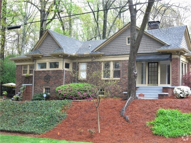 Building Photo - 1200 Stillwood Dr NE Rental
