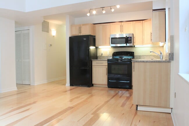 Building Photo - 2114 N St NW Unit 16