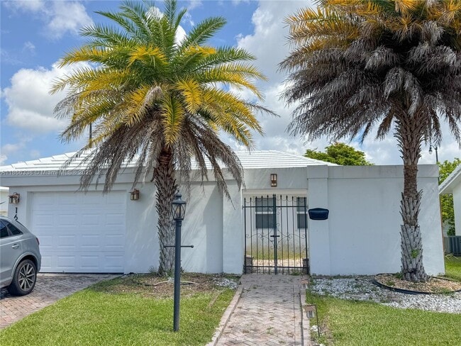 Building Photo - 161 NW 27th Ct Rental