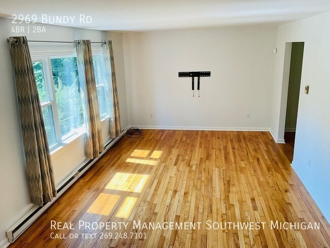 Photo - 2969 Bundy Rd