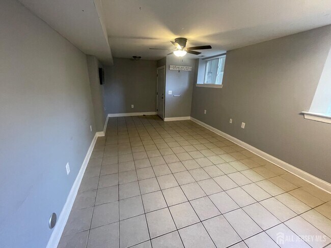 Photo - 161 George St