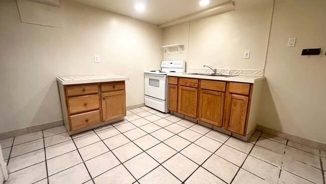 Building Photo - 2583-2585 S 700 E Unit 2585 S 700 E #3