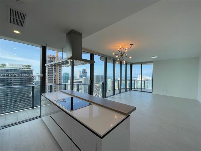 Building Photo - 1000 Brickell Plz