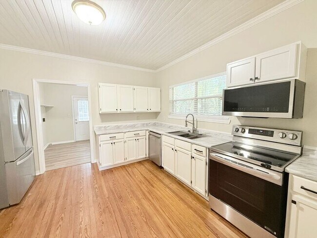 3665 Gardenview Rd
