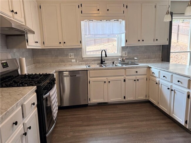 Photo - 1424 Shadowbrook Dr