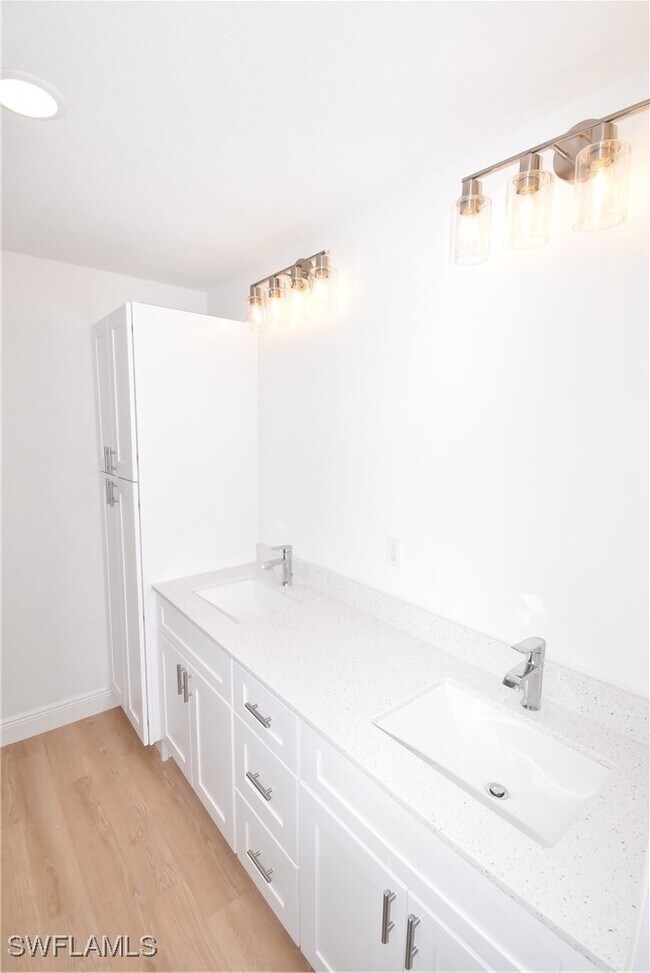 Photo - 5051 Foxhall Rd