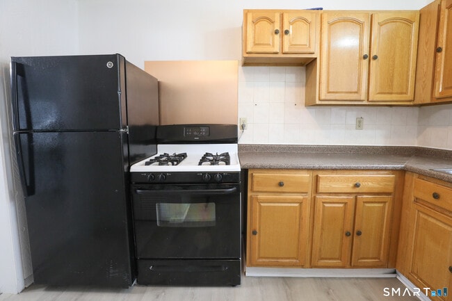 Photo - 1 Camelot Dr Unit APT 2