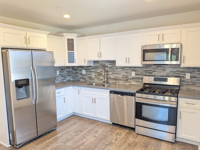 Building Photo - 2614 Chariton St Unit 2614