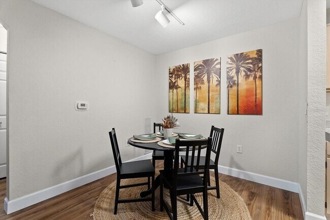 7411 Vista Way Unit 106