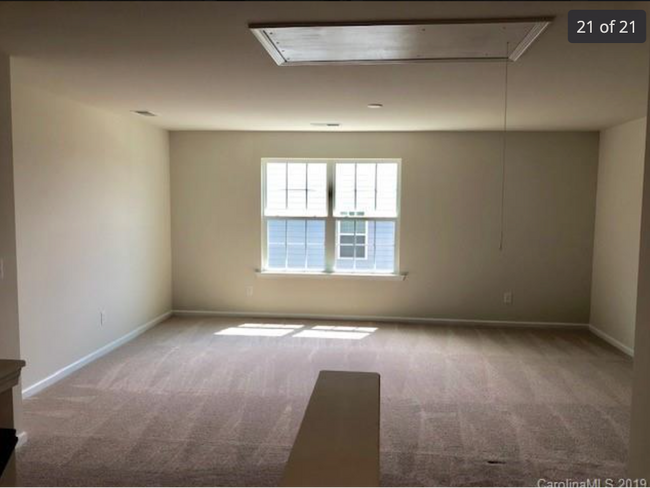 Building Photo - 2230 Killian Creek Dr