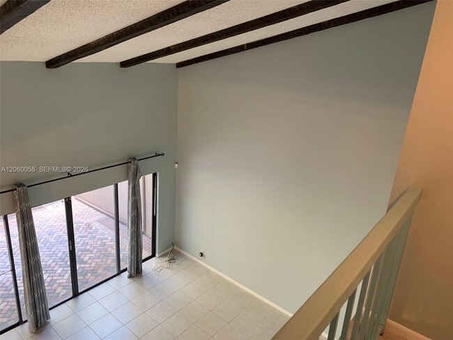 Photo - 305 Bonnie Brae Way