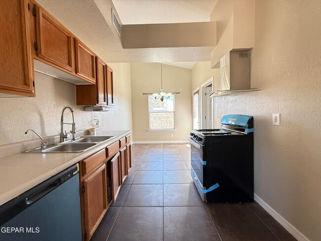 Photo - 1217 Iguana Pl