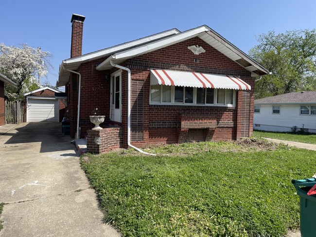 Photo - 1352 E Riverside Ave House
