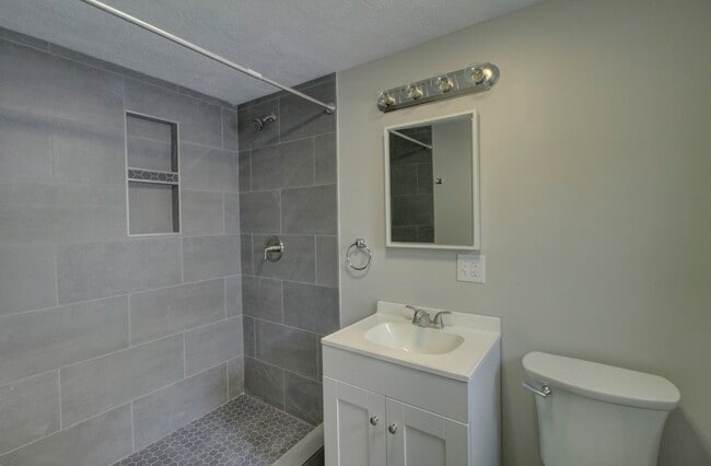 Building Photo - 3027 S US Highway 23 Unit 4 Rental