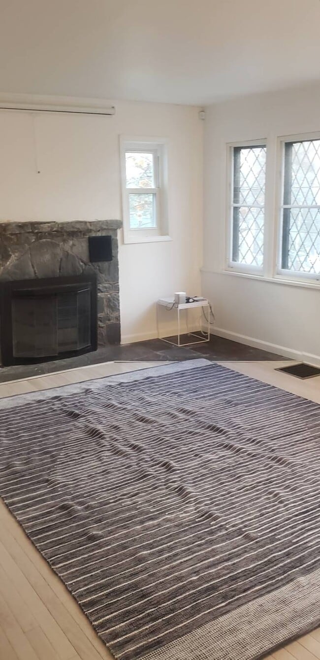 Photo - 1444 Briscoe Rd