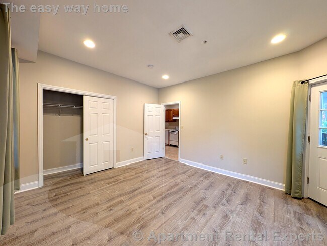 Photo - 466 Green St Unit #2