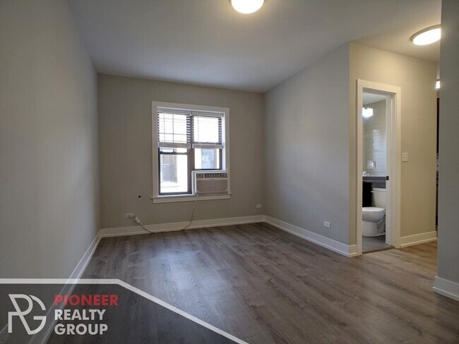 Photo - 419 W Belden Ave Unit 3