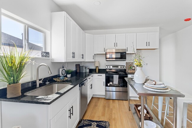 Photo - 416/418 Novelty St Unit 416 Novelty St