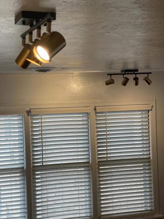 Photo - 2515 N Harvey Ave