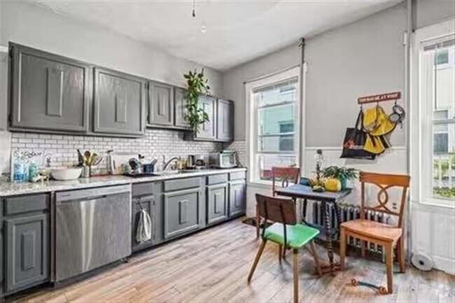 Building Photo - 19 Jaques St Unit 1 Rental