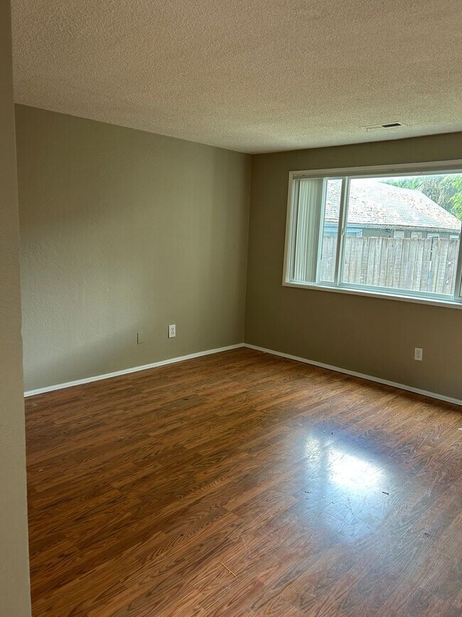 Photo - 730 SE 5th Ave Unit 2 (R)