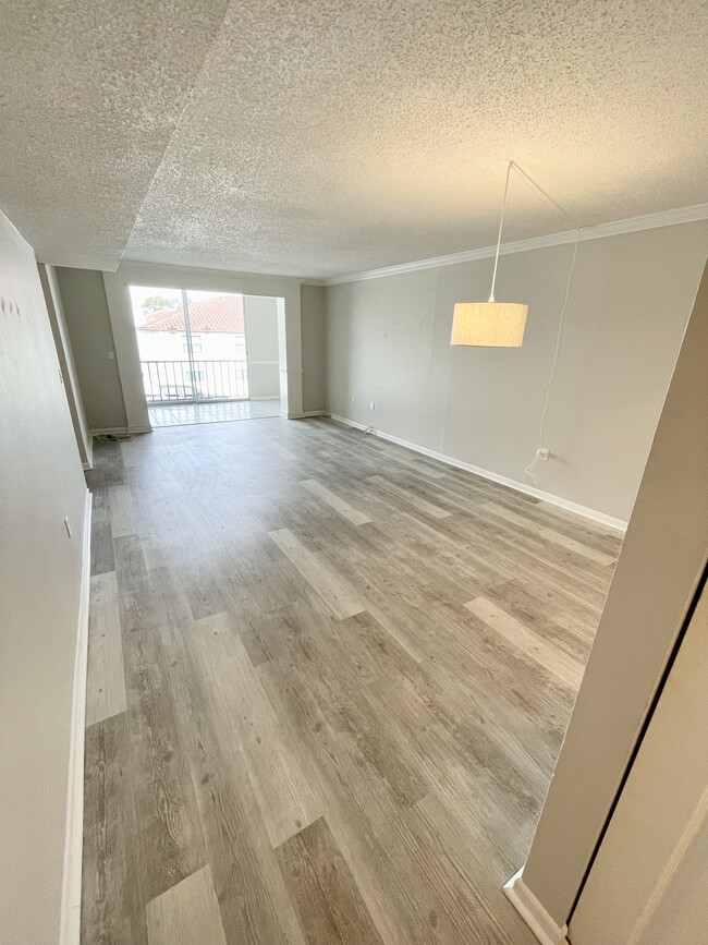 Photo - 10540 77th Ter Unit 208