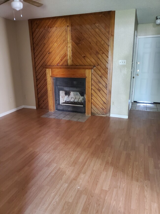 Photo - 210 Sorrell Dr Unit A