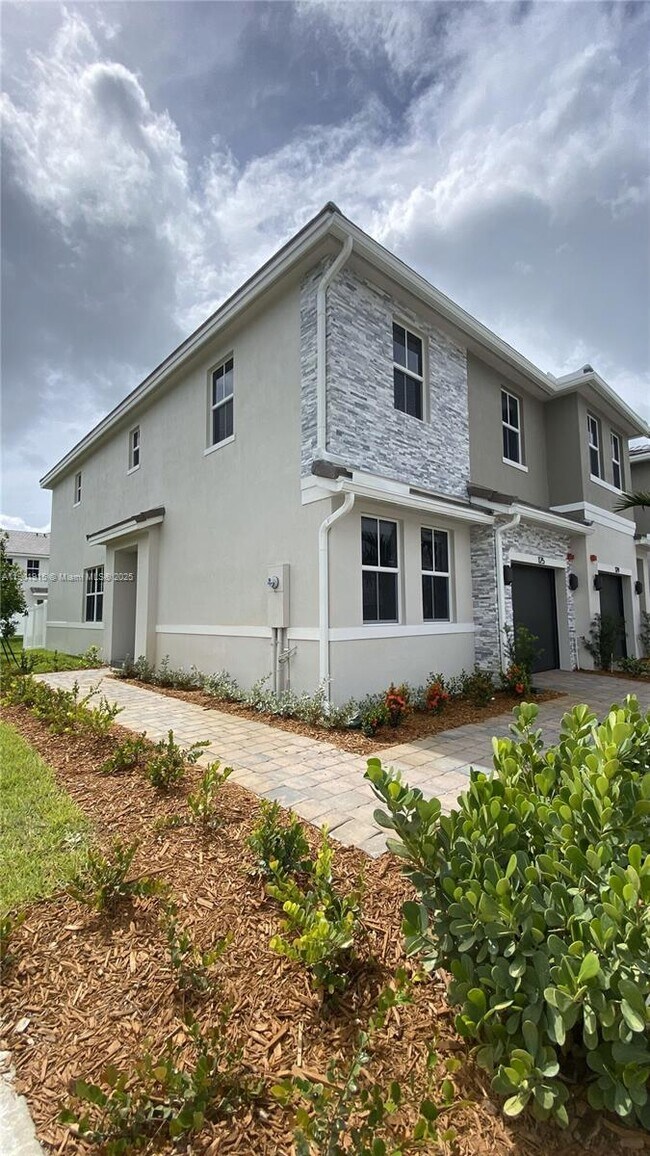 Photo - 125 SW 171st Terrace