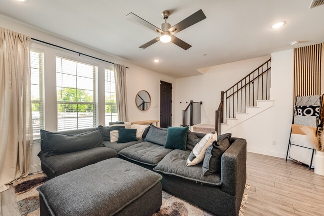 Photo - 2514 Barnwood Ln