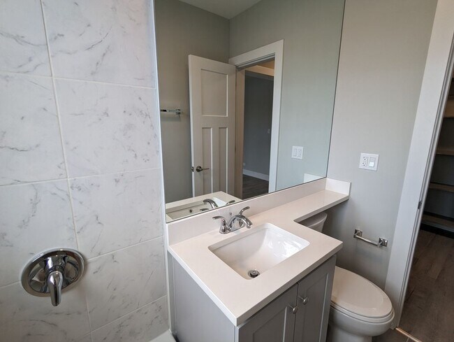 373 Hazel Ave Unit B8