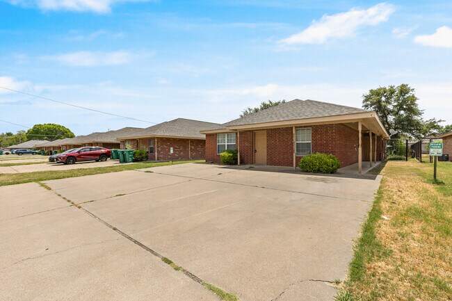Photo - 217 E Craven Ave