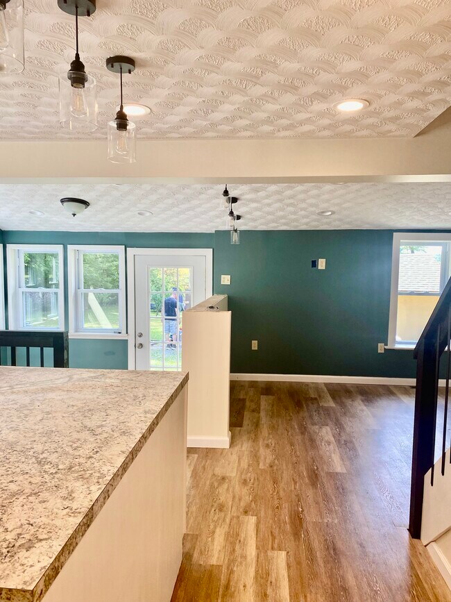 Photo - 408 Sweet Valley Rd