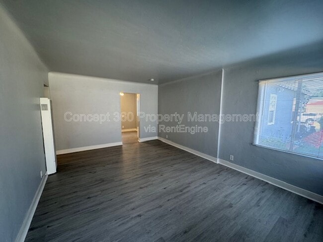 Photo - 1834 Cedar Ave