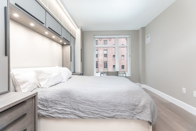 Photo - 100 Lovejoy Wharf Unit 5N