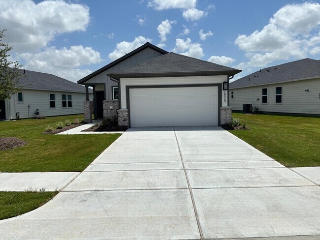 Photo - 18023 Lasso Mls Dr