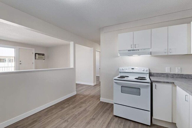 Photo - MacKenzie Manor