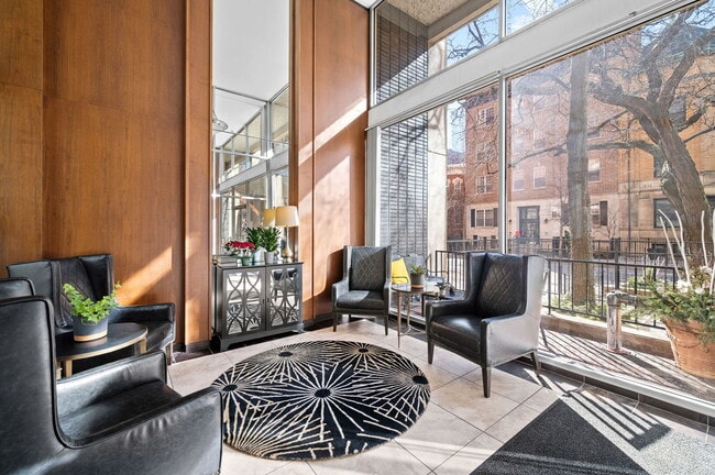 Photo - 30 E Division St Unidad 14C