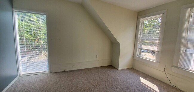 Photo - 334 Catherine St