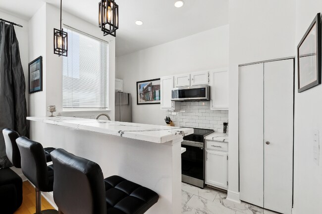 Photo - 330 Julia St Unidad PH3