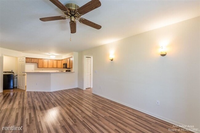Photo - 1381 Millbrook Trail