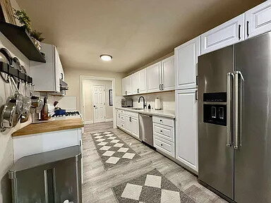 Photo - "Charming 1-Bedroom Oasis with 1.5 Baths in Prime Redwood City Location!"