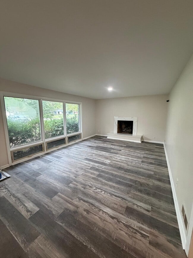 8743 Washington Blvd E Dr