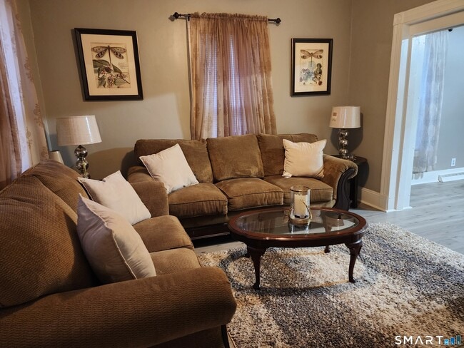 Photo - 158 N Main St