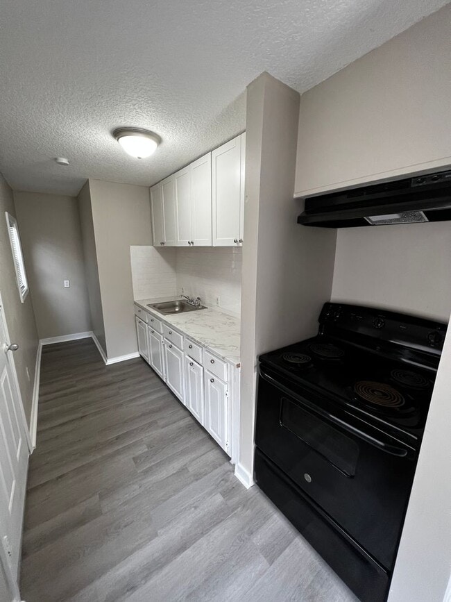 Photo - 2425 Dolphin Ave Unidad B - Check with Owner on maintenance