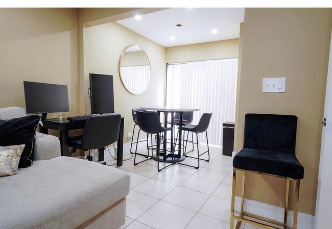 Photo - 6611 Winfield Blvd