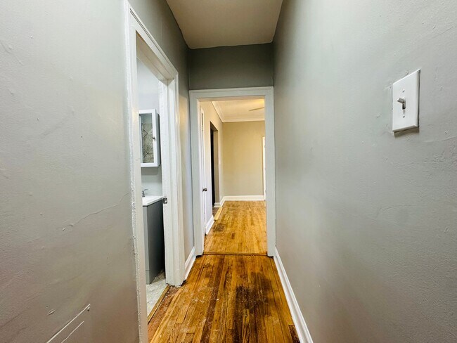 5350-5352 W Division St Unit 5350-2R