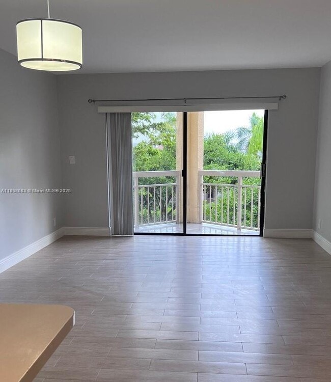 Building Photo - 8290 Lake Dr Unit 421 Rental