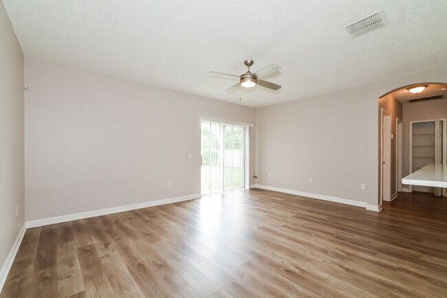 Photo - 627 Cotulla Dr